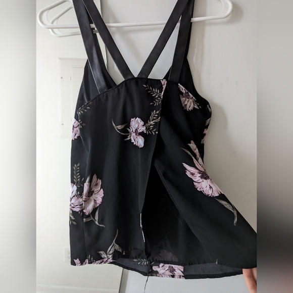 Aritiza shirt bundle - Picture 2 of 9